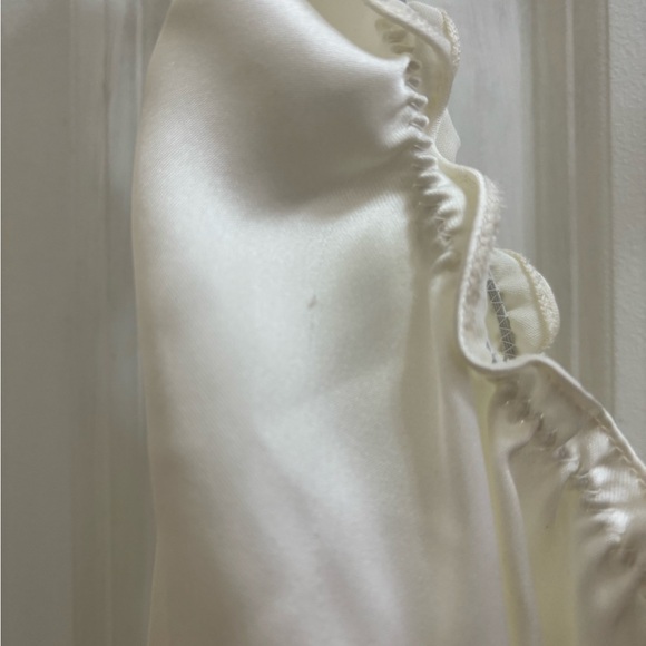 Zara Cream Ruffled Top - Picture 4 of 8